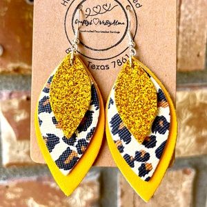 Triple Layers, Leopard Prints, SuperFine Yellow-Gold Glitters Color Comb E.